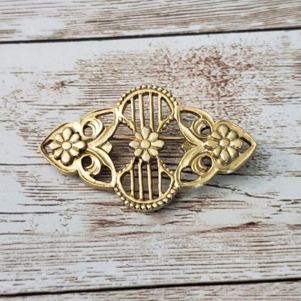 Vintage Brooch / Pin - Ornate Gold Tone with Flower Detail